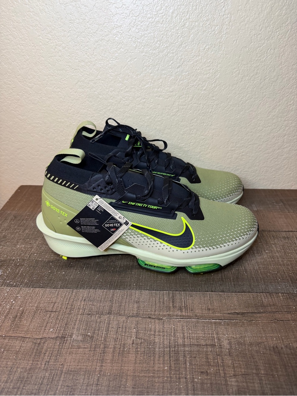 Nike Infinity Tour 2 Gore-Tex “Olive Black”
- Size 12 Men.